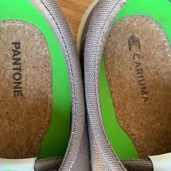 Cariuma Pantone Gray Canvas Low top Lifestyle Sneakers Size 10 Men 11.5 Women - Picture 7 of 12